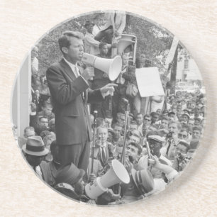 Posavasos El Senador Robert Kennedy haciendo campaña para Pr