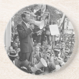Posavasos El Senador Robert Kennedy haciendo campaña para Pr