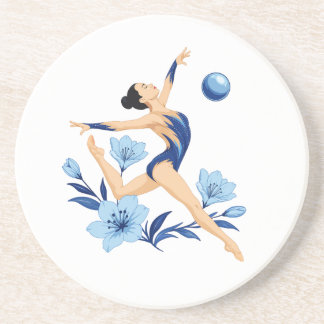 Posavasos Elegante gimnasta rítmica con flores azules.