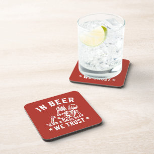 Posavasos En cerveza confiamos esqueleto relajante Beer Pong