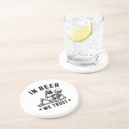Posavasos En cerveza confiamos esqueleto relajante Beer Pong