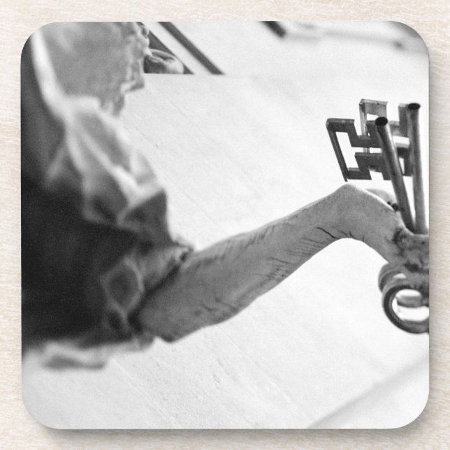 Posavasos Europa, Austria, Salzburgo. Estatua con llaves (Frente)