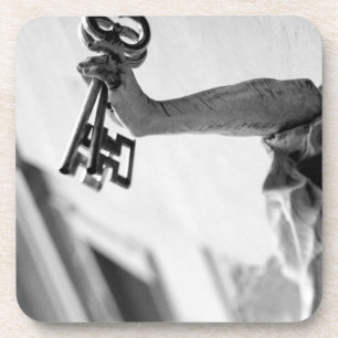 Posavasos Europa, Austria, Salzburgo. Estatua con llaves 2