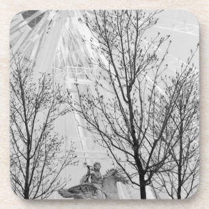 Posavasos Europa, Francia, París. Estatua y rueda de la for