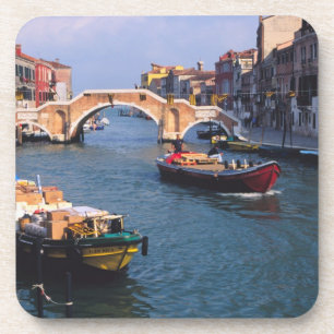 Posavasos Europa, Italia, Venecia. Entrando barcos