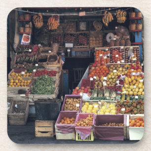 Posavasos Europa, Italia, zona de Venecia. Frutas coloridas