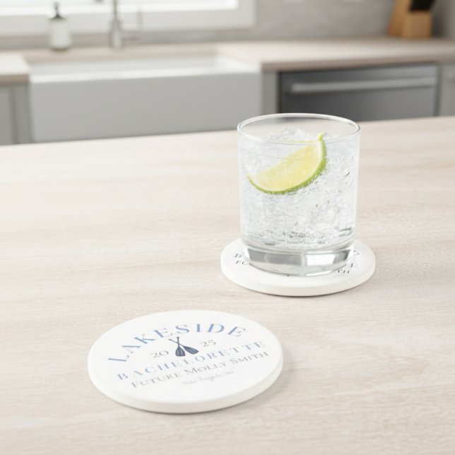 Posavasos Fin de semana de chicas de Classic Lake Bacheloret (Kick back at the lake with this coastal Classic Lake Bachelorette Girls Weekend Coaster!)