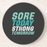 Posavasos Funny Gym Fitness Sore Hoy Fuerte Mañana<br><div class="desc">Me Duele Hoy Fuerte Mañana. El diseño es gracioso y humorístico para los que van al gimnasio, corren en cinta de correr, entrenan y hacen ejercicio. Esta mercancía de motivación en gimnasia es genial para ponerse en cuclillas, levantar peso, construir músculo en el gimnasio. Perfecto para el culturista, entrenador de...</div>