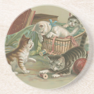 Posavasos Gatos victorianos antiguos jugando en una cesta de