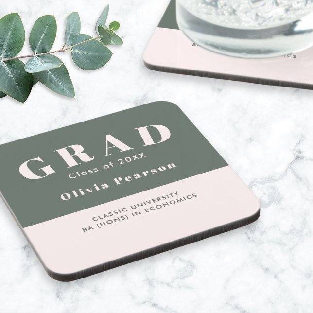 Posavasos Graduation Name Class Year Set of 6 Keepsake (A graduation themed coaster in sage green and pink, with custom name, year, university and subject)