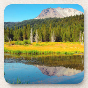 Posavasos Hat Lake en el Parque Nacional Volcánico Lassen