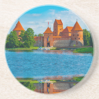 Posavasos Hermoso castillo medieval en el Lago Azul