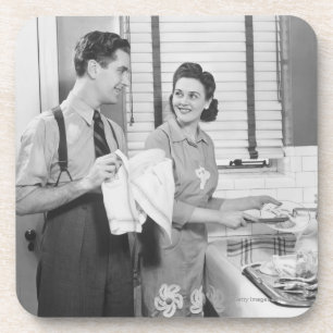 Posavasos Hombre y mujer que hacen platos