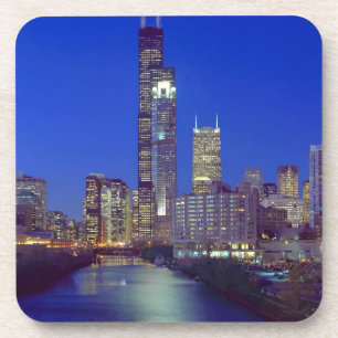 Posavasos Horizonte de Chicago, Illinois, por la noche con C
