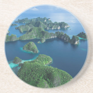 Posavasos Indonesia, Papua Occidental. Vista aérea de Raja A