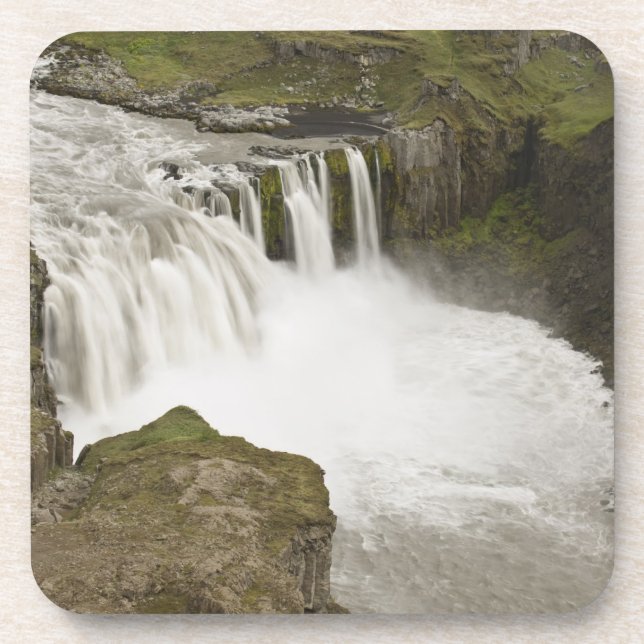 Posavasos Islandia. Catarata Hafragilsfoss en (Frente)