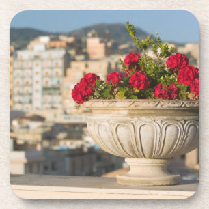 Posavasos Italia, Sicilia, Termini Imerese, Vista y flores