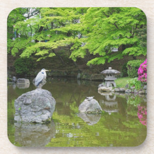 Posavasos Japón, Kyoto. Garza entre hojas verdes frescas