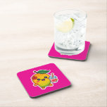 Posavasos Kawaii Mango - Fruta querida con Smoothi del coraz<br><div class="desc">Conoce tu nuevo bestial de frutas: este adorable mango Kawaii irradia alegría pura! Con mejillas brillantes, ojos brillantes y una taza de smoothie en forma de corazón en la mano, está rebosando de dulzura y encanto. El sutil fondo gris y el borde blanco la hacen aparecer en cualquier superficie —...</div>