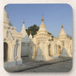 Posavasos Kuthodaw Pagoda en Mandalay, conocida como la