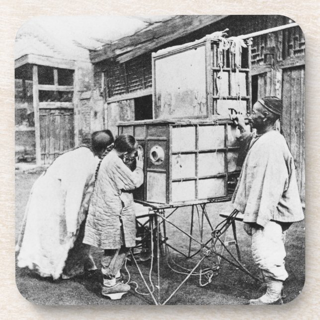 Posavasos La linterna mágica, c.1870 (foto de b/w) (Frente)