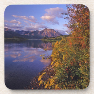 Posavasos Lago Maskinonge en el Parque Nacional Waterton Lak