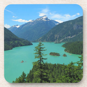 Posavasos Lago Turquesa de montaña nevada en Washington