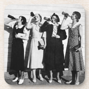 Posavasos Las mujeres beben cerveza Vieja fotografía Cerveza