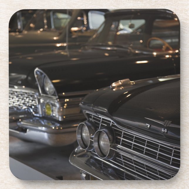 Posavasos Letonia, Riga, Riga Motor Museum, automóviles del (Frente)