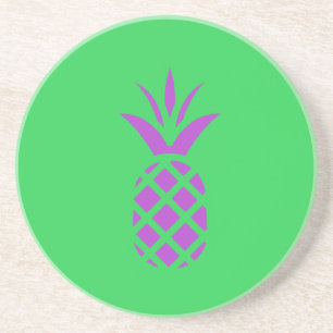 Posavasos manzana de pino púrpura en verde.