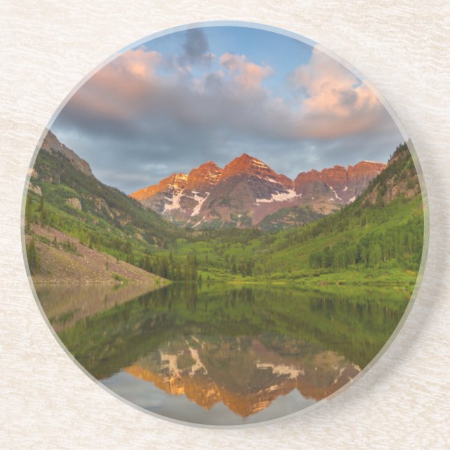 Posavasos Maroon Bells se refleja en el tranquilo lago Maroo (Frente)