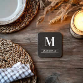 Posavasos Monograma de nombre serif de madera de carbón rúst
