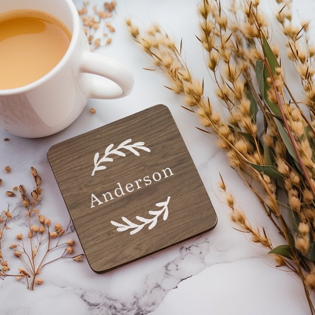 Posavasos Monomograma de Laurel de Madera Marrón Rústica Nom (Subido por el creador)