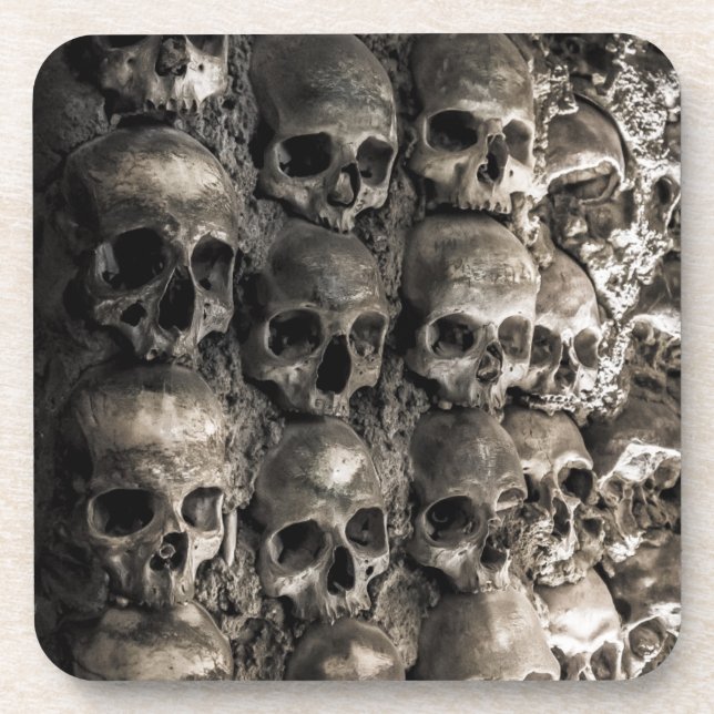 Posavasos Muro Lleno De Calaveras Y Huesos En La Capilla Óse (Frente)