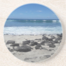 Olas oceánicas de la playa de Rock Lava