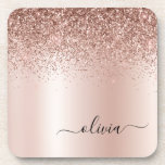 Posavasos Oro Rosa - Nombre Metalizado del monograma del Pur<br><div class="desc">Oro Rosa - Purpurina de espuma metálica de Relieve metalizado de imitación rosada Rubor Cepillado Monograma Metalizado Papel de papel. Esto hace que la graduación perfecta, el cumpleaños, el boda, la ducha de novia, el aniversario, la ducha de bebé o la fiesta de soltera sea un regalo para alguien que...</div>