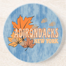 Otoño en los Adirondacks con hojas de otoño con os