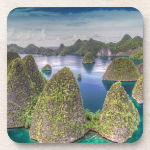 Posavasos paisaje de la isla Wayag, Indonesia