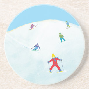Posavasos Pequeños Esquiadores En Snowy Hill