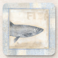 Pescado gris en fondo beige