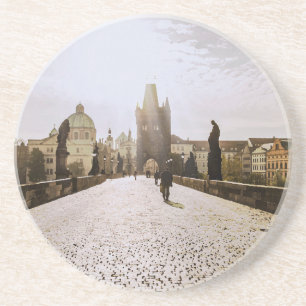 Posavasos Pintura del puente Carlos en Praga al amanecer