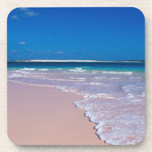 Posavasos Playa de arena rosa en Conch Bay, Isla del Gato,
