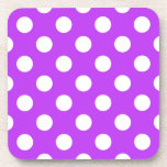 Posavasos Pos de polka blanco sobre púrpura brillante<br><div class="desc">Pos de polka blanco sobre púrpura brillante</div>