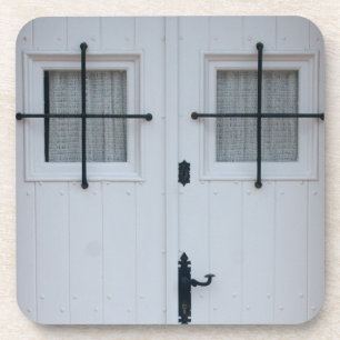 Posavasos Puerta Blanca De Madera Con Trabajos De Hierro For