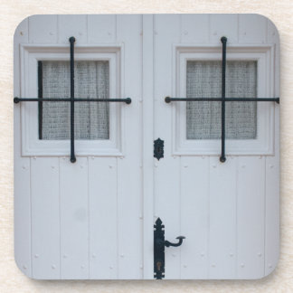 Posavasos Puerta Blanca De Madera Con Trabajos De Hierro For