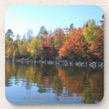 Puesta del sol anaranjada azul violeta en el