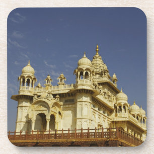 Posavasos Rajastán, India: Una mujer de pie y activa