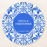 Posavasos Redondo De Papel Blue Talavera Baldosas españolas monograma boda fa<br><div class="desc">Blue Azulejo Talavera Baldosas mexicanas españolas elegantes favores matrimoniales monogramo estampado personalizado,  colores vivos y llamativos recepción de bodas decoración personalizada regalo de boda bodas gallos</div>