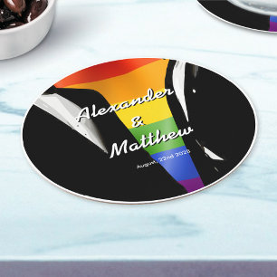 Posavasos Redondo De Papel Boda Gay Moderna y Elegante Arcoíris