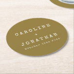 Posavasos Redondo De Papel Boda personalizada de máquina de escribir Minimali<br><div class="desc">Maquinaria Minimalista retro Tipo de letra Maquinaria de papel redondo de casamiento personalizado en ocre</div>